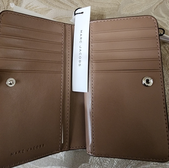 Marc Jacobs Camera Bag, Wallet, and Earring set - Picture 7 of 9